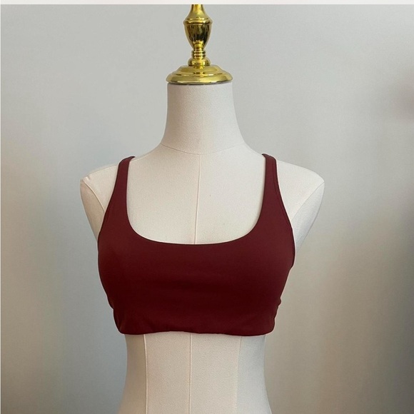 Vuori Other - EUC Vuori Yosemite Bra Sz S Color Burgundy
